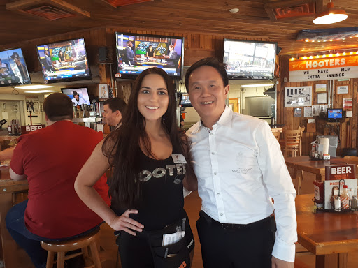 American Restaurant «Hooters», reviews and photos, 5250 S Westnedge Ave, Portage, MI 49024, USA