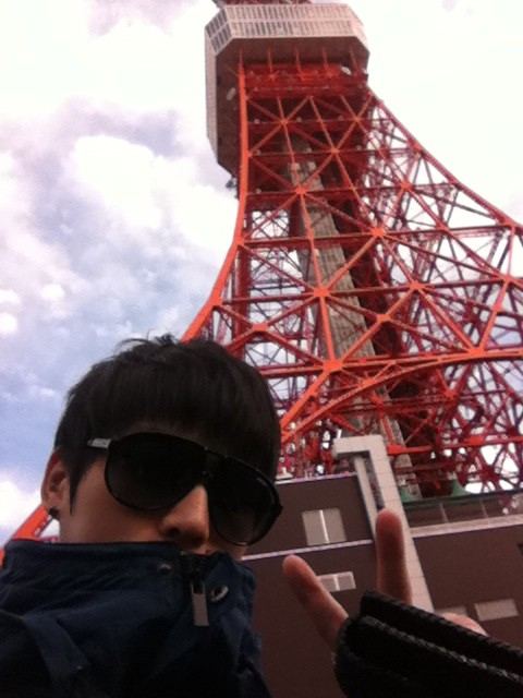 Kim Jaejoong en la Superficie de la Torre de Tokyo en Japón, Emana un sentimiento Especial  Twitterjaejoong181011%2525202