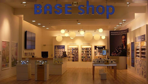 BASE shop Nivelles-Shopping, Chaussée de Mons 18A, 1400 Nivelles, Belgique