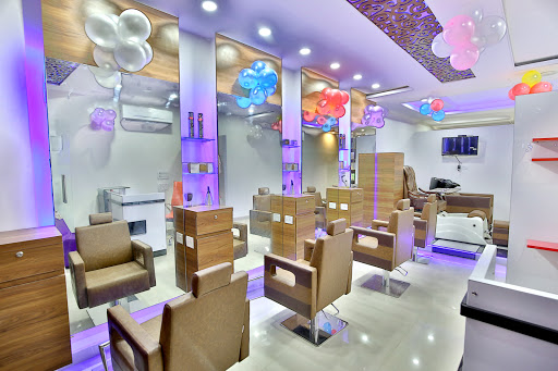 Luxon Unisex Salon & Make Up Studio, 2847, Sant Nagar Main Rd, Multani Mohalla, Rani Bagh, Pitampura, Delhi, 110034, India, Tattoo_Shop, state DL