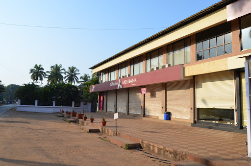 Axis Bank-Candolim Branch, Aguada - Siolim Rd, Opposite The Village Panchayat,Near HDFC Bank, Murrod Vaddo, Candolim, Goa 403515, India, Financial_Institution, state GA