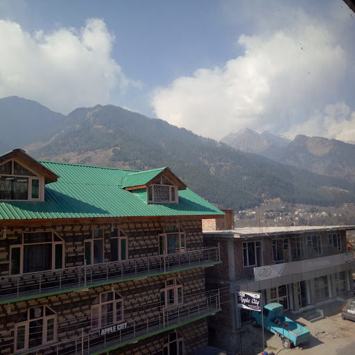 Keylinga Inn (Your Home in The Himalayas), Hotel Keylinga Inn - Prini (Near Hotel Holiday Inn - Opp Mahindra Show Room) Left Bank, Naggar Road, MDR29, Prini, Manali, Himachal Pradesh 175143, India, Inn, state HP