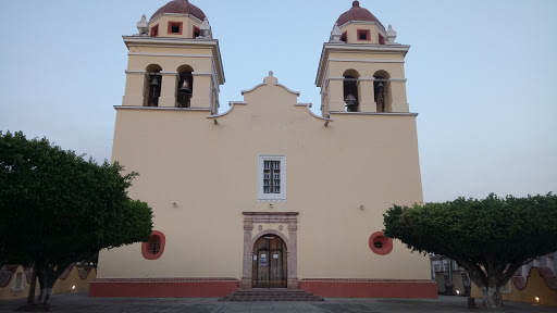 Iglesia Catolica, De Los Flamingos, Villa Los Flamencos, 28869 Manzanillo, Col., México, Iglesia católica | COL