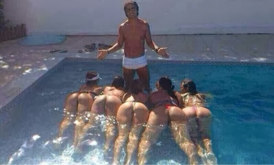 Check Out Ronaldinho And His Pool Babes 1