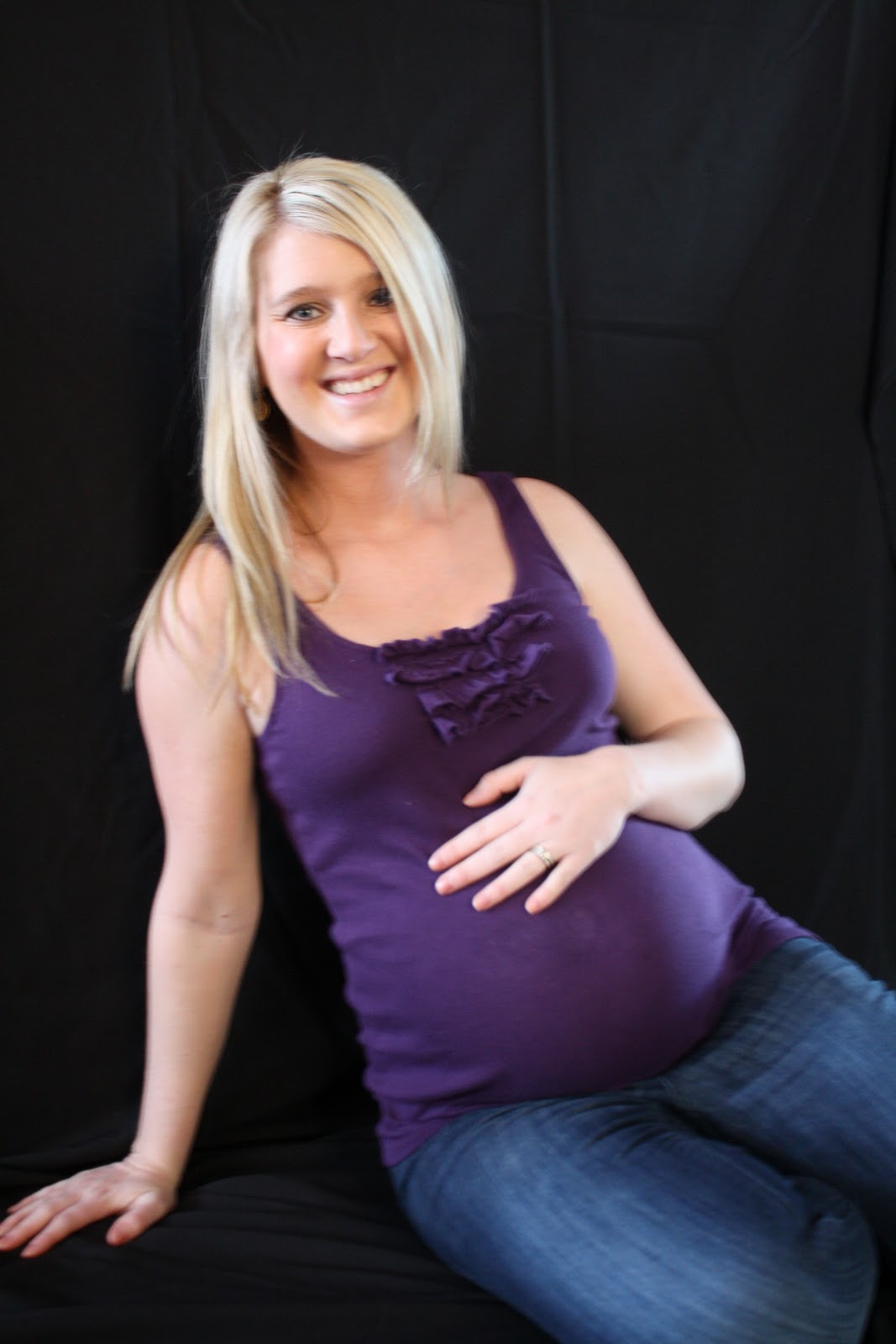 the-haskell-family-est-2007-maternity-photo-shoot-33-weeks-pregnant