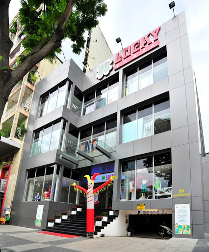 Trung tâm Thương mại Lucky Plaza