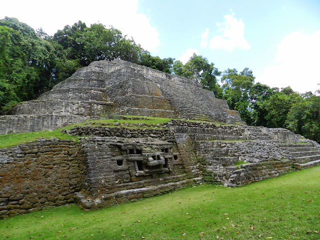 BELIZE: selva, ruinas mayas y cayos - Blogs de Belice - LAMANAI (5)