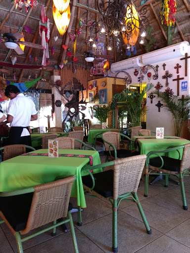 Tropical, 5 Av. Nte S/N, Centro, 77710 Playa del Carmen, Q.R., México, Restaurante de desayunos | QROO