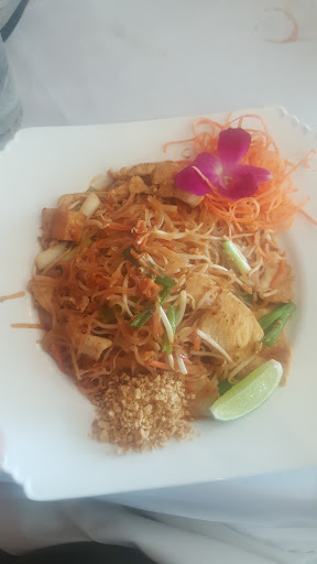 Thai Restaurant «Golden Thai Cuisine», reviews and photos, 1600 Keller Pkwy #140, Keller, TX 76248, USA