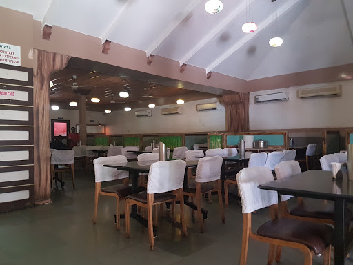 Hotel Manasa Veg & Non-veg Restaurant, 19-9-3/5D Near Ramanuja Circle,, Renigunta Rd, New Balaji Colony, Tirupati, Andhra Pradesh 517501, India, Restaurant, state AP