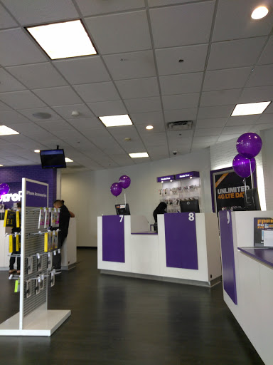 Cell Phone Store «MetroPCS Corporate Store», reviews and photos, 10721 Atlantic Ave, Lynwood, CA 90262, USA