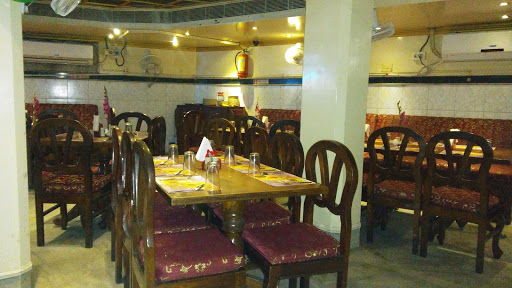 V-Cafe, 1/1, S.M.Ali Road, Barrackpore Rani Market, Kolkata, West Bengal 700120, India, Diner, state WB