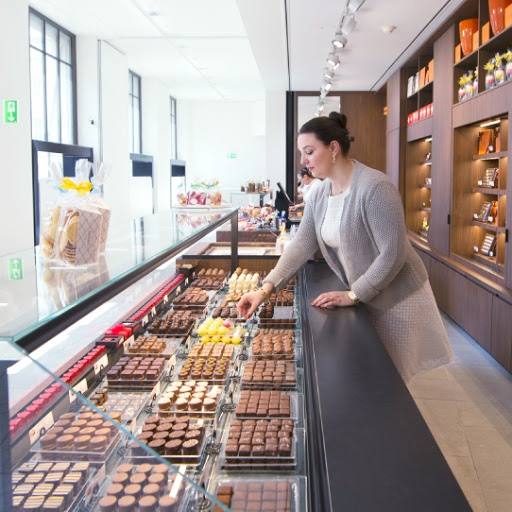 Schiesser Chocolatier am Bankverein Basel, Filiale der Schiesser Confiserie zum Rathaus -seit 1870-