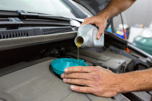 汽車保養更換機油