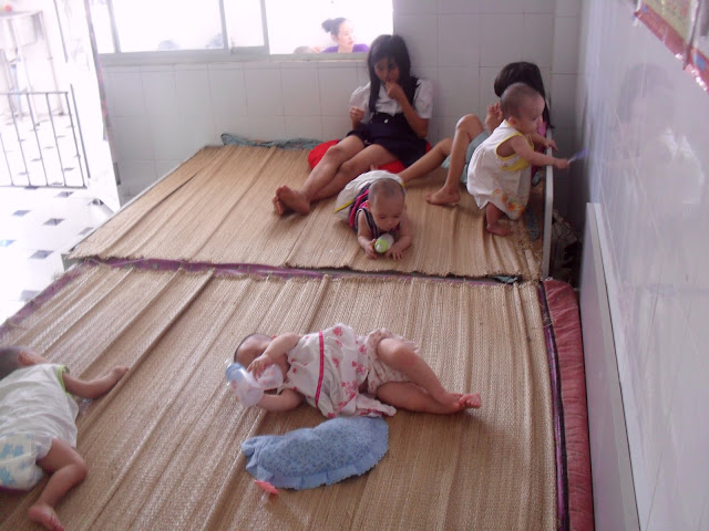 Nhận xin các loại quần áo, chăn gối cũ, đồ chơi, sách truyện cũ, để làm từ thiện.Thân - 23
