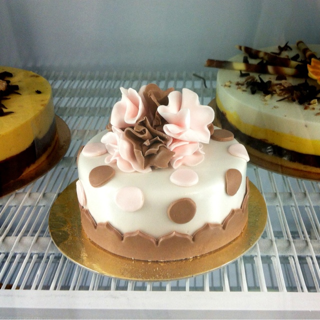 Lo Zuccherino Magico: Torte gelato decorate con pasta di zucchero! da oggi  a San Lazzaro di Savena