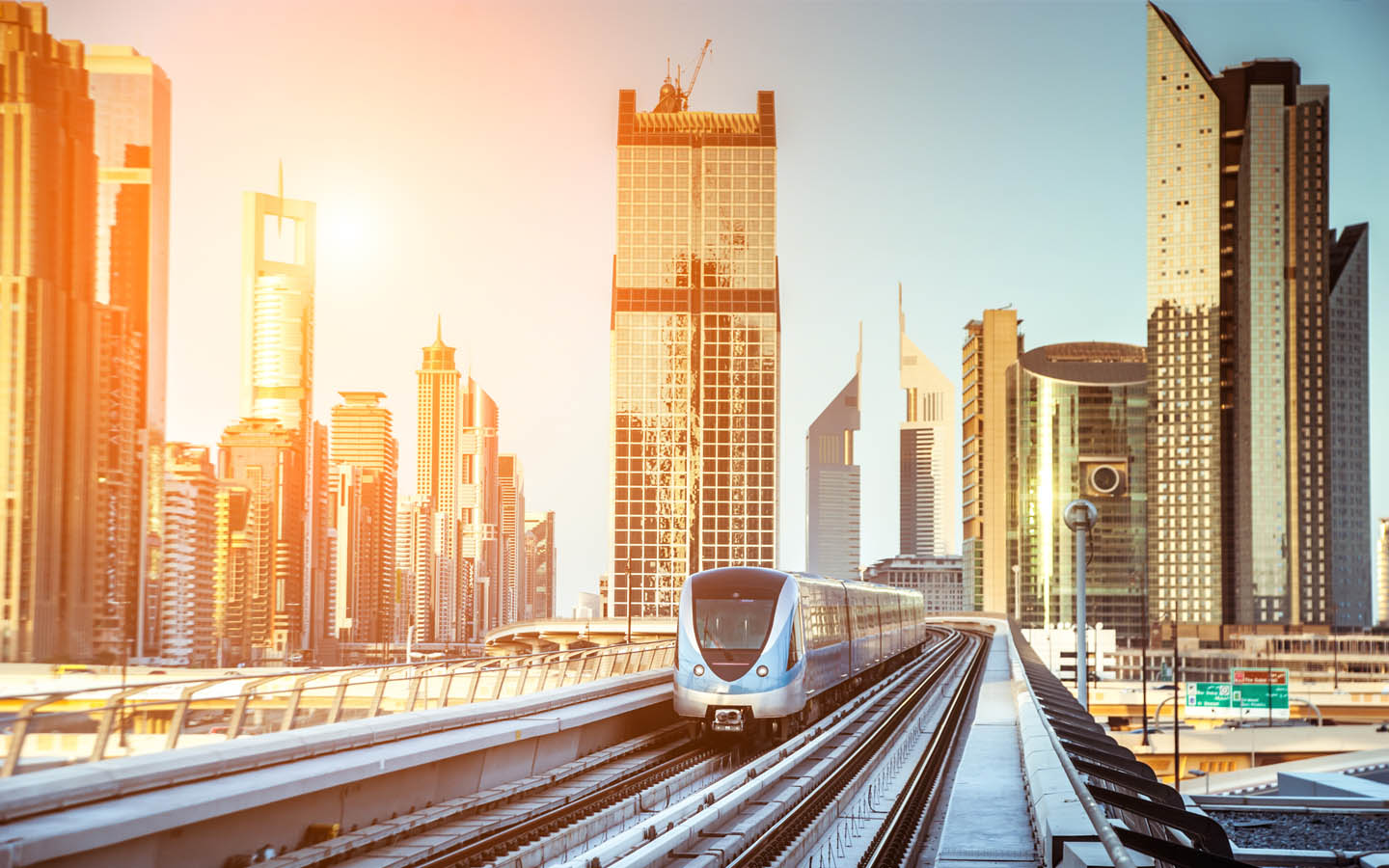 tips for renting an office in dubai : dubai metro