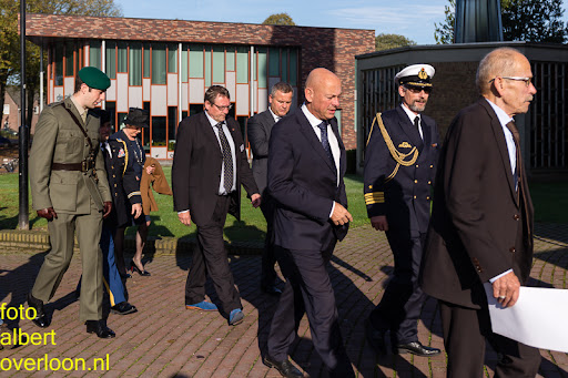 herdenkingsdienst en een stille tocht naar het Engelse kerkhof 12-10-2014 (3).jpg