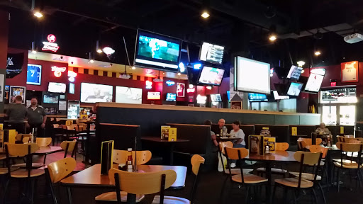 Chicken Wings Restaurant «Buffalo Wild Wings», reviews and photos, 3540 McKinley Pkwy, Buffalo, NY 14219, USA