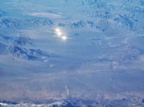 Amazing Ufo Lights Witnessed From A Plane Over California