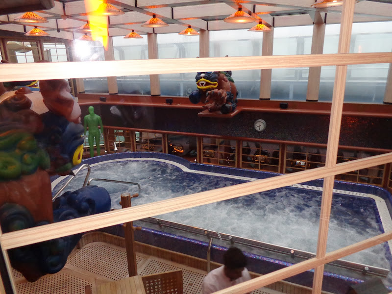 А включите-ка мне усилители качки! А подайте-ка белых пиджаков. Costa Paсifica февраль 13г