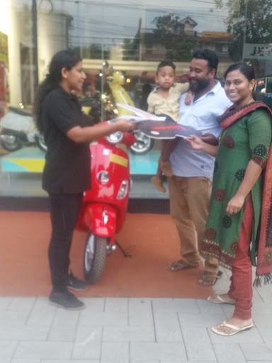 Vespa Kochi, Bypass Road, Palarivattom, Ernakulam, Kerala 682024, India, Motor_Scooter_Dealer, state KL