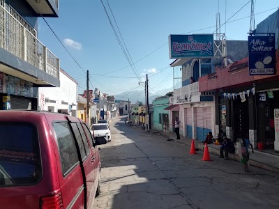 Photos of Comercial La Econ&oacute;mica