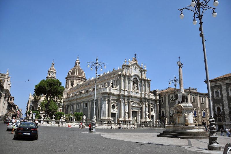Соборная площадь (Piazza Duomo) в Катании