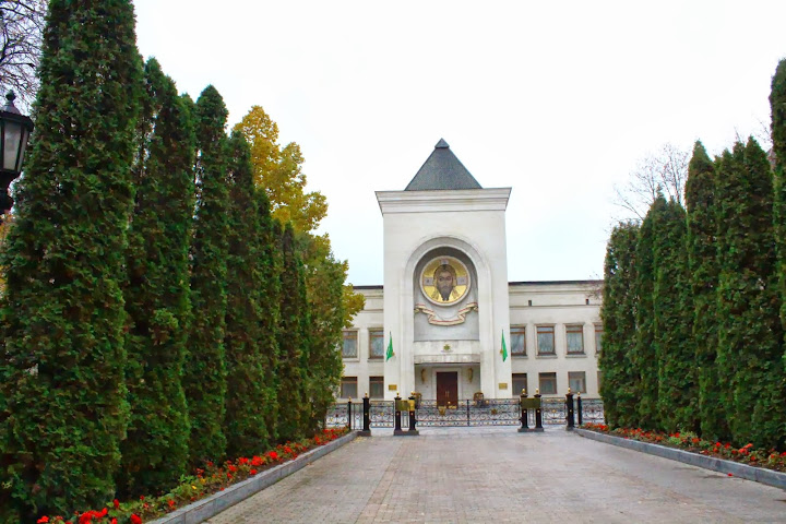 Danilov Monastery park Moscow