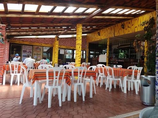 Doña Chuy Restaurant Bar, Prolongación Guillermo Prieto s/n, Paseo de la Laguna, 73300 Chignahuapan, Pue., México, Pub restaurante | PUE