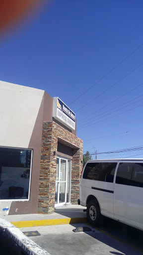 Express Service Renta de Autos, Calle Avenida Doctor Lázaro Benavides 401, Magisterio Sección 38, 26070 Piedras Negras, Coah., México, Servicio de alquiler de coches | COAH