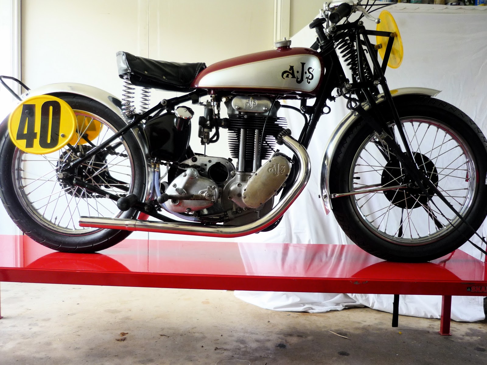 AJS v4