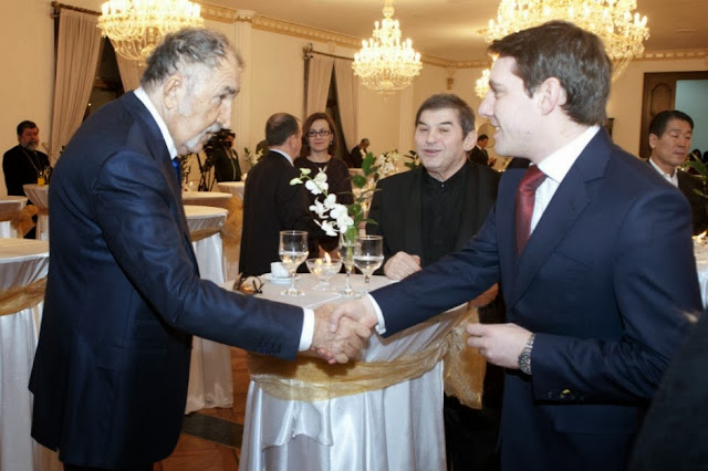 Principele Nicolae a participat la aniversarea a 150 de ani de la înfiinţarea Camerei Naționale de Comerţ, eveniment celebrat printr-o seară dedicată Corpului Diplomatic Principele Nicolae a participat la aniversarea a 150 de ani de la înfiinţarea Camerei Naționale de Comerţ, eveniment celebrat printr-o seară dedicată Corpului Diplomatic