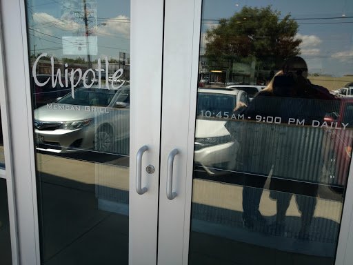 Mexican Restaurant «Chipotle Mexican Grill», reviews and photos, 6415 N Illinois St, Fairview Heights, IL 62208, USA