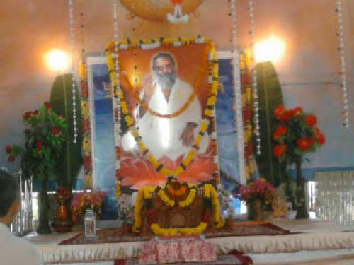He Shows His Unique And Wonderful Grace On Devotees