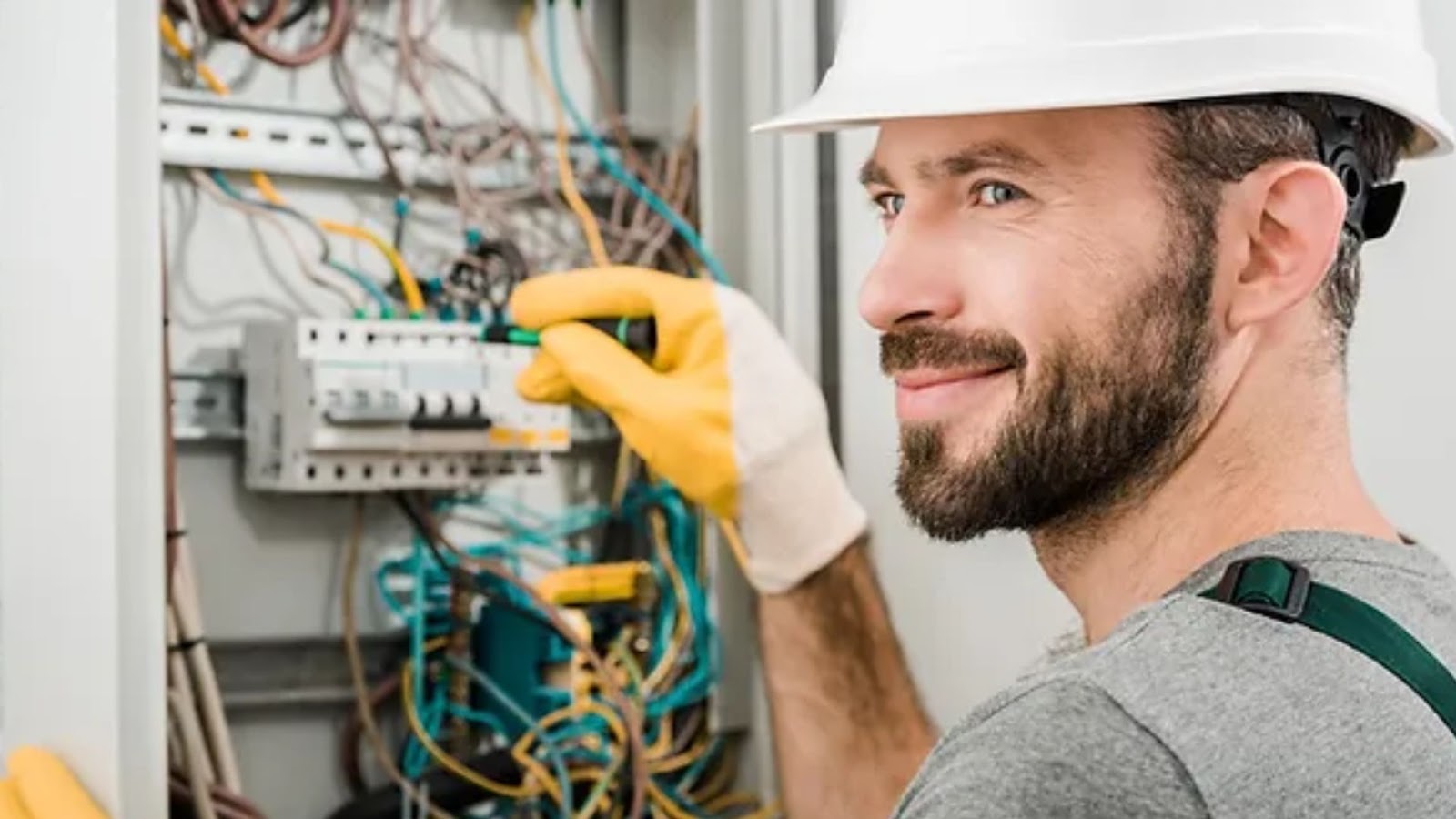 electrician salary California
