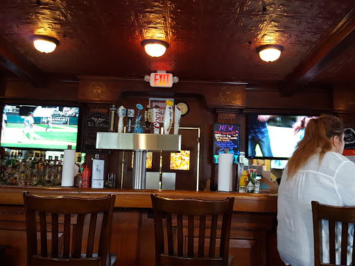 Bar & Grill «Sharky’s Wings & Raw Bar», reviews and photos, 431 3rd Ave, Phillipsburg, NJ 08865, USA