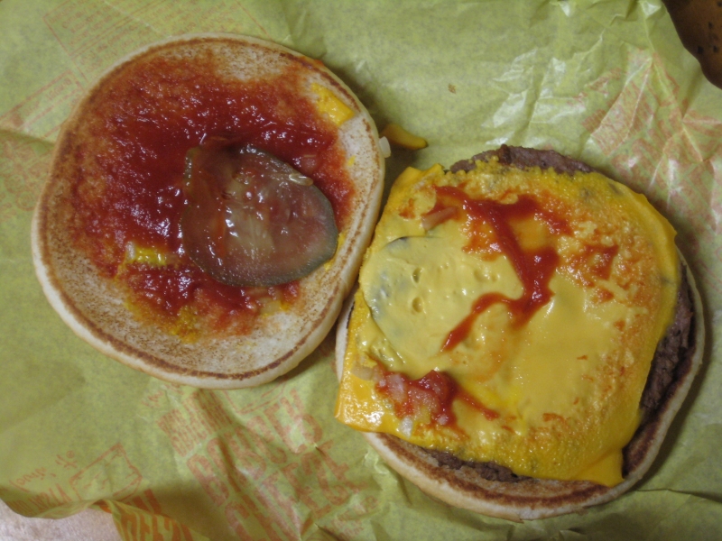 mcdonalds_cheeseburger_03.jpg