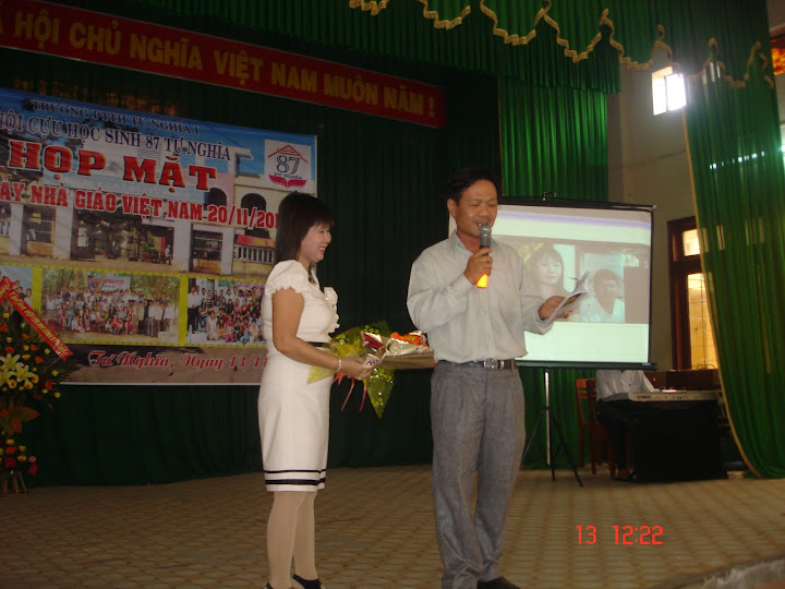 Chào mừng Ngày nhà giáo Việt Nam 20/11 2010 - Page 3 DSC00052