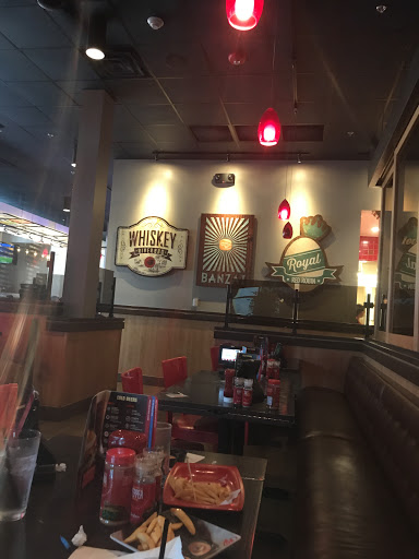 Hamburger Restaurant «Red Robin Gourmet Burgers», reviews and photos, 104 Greece Ridge Center Dr, Greece, NY 14626, USA