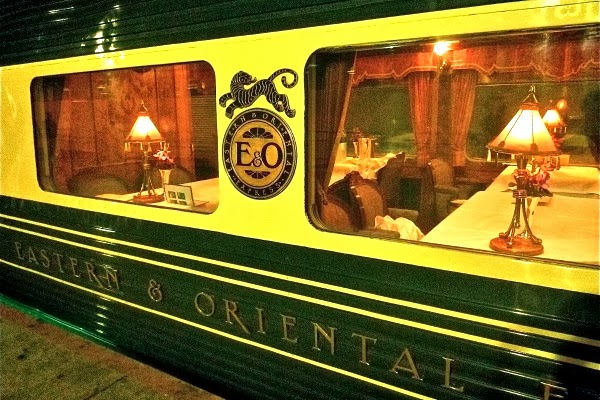 Exotismo oriental de un tren de lujo
