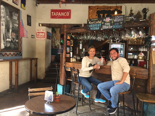 Café Bar Revolución, Andador Eclesiástico, esquina 1ro. de Marzo, Centro Histórico, 29200 San Cristóbal de las Casas, México, Bar restaurante | CHIS