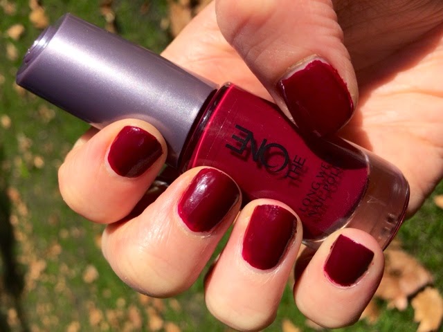 Midweek Manicure Oriflame The One Long Wear Nail Polish Ruby Rouge