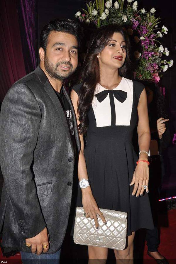 Raj Kundra and Shilpa Shetty strike a pose during Bollywood actress Sridevi's birthday party, held in Mumbai, on August 17, 2013. (Pic: Viral Bhayani)