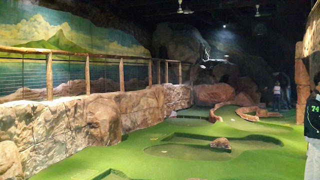 Scratch Patch and Cave Golf