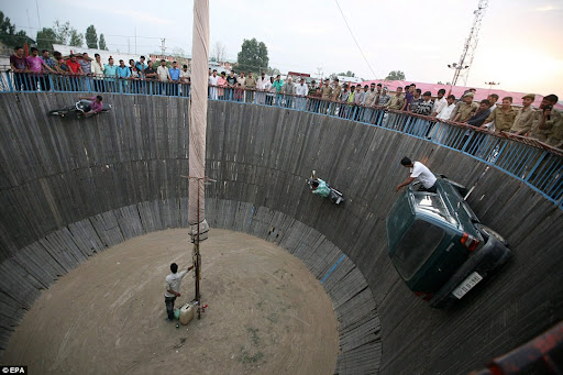 Defying gravity: Wall of Death