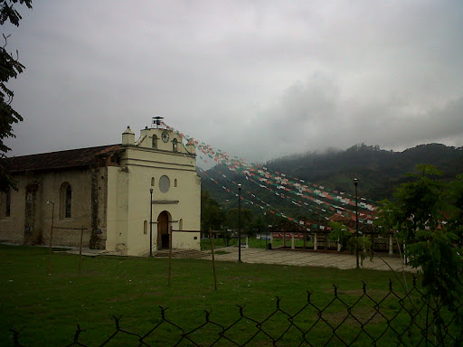Iglesia Santo Domingo de Guzmán, San Antonio Pathuitz,, Av. Ubilio García 97, Chis., México, Institución religiosa | CHIS