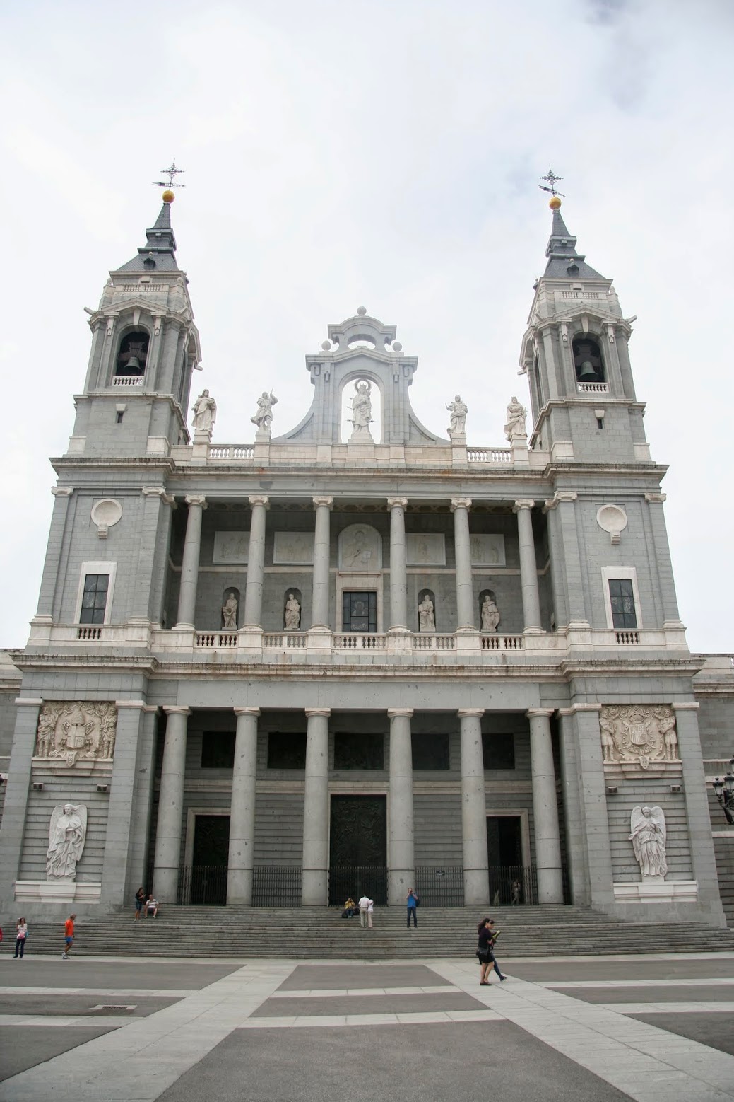 Santa Iglesia Catedral de Santa María la Real de la Almudena