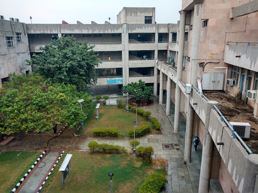 Delhi School of Management, Delhi Technological University, Shahbad Daulatpur,, Main Bawana Road, Delhi - 42,, Delhi, 110042, India, University, state DL