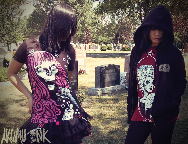 Akumuink, Friedhof, Horrormode, japanische Mode, Gothic-Shirts, Gothic-Mode, Emo-T-Shirts, Vampir-Freaks-T-Shirt, Selbstmord-Mädchen-T-Shirt